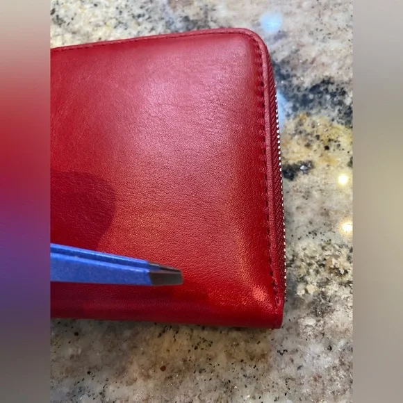 Madewell Essential Zip Wallet in Red - Picture 9 of 9